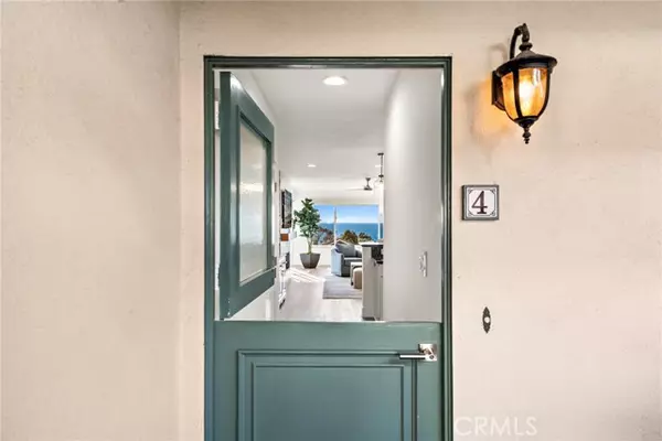 Laguna Beach, CA 92651,240 Moss Street #4