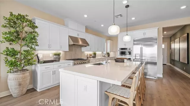 Valencia (santa Clarita), CA 91354,29627 Corte Ballenas