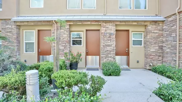 Santa Ana, CA 92705,253 E Jeanette Ln