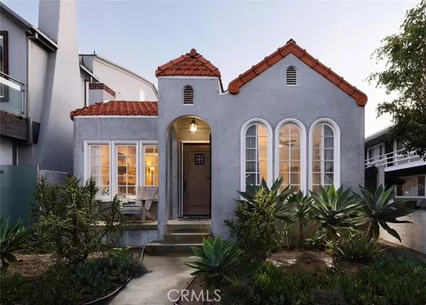 1113 W Balboa Boulevard, Newport Beach, CA 92661