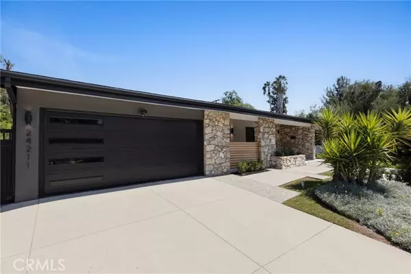 Woodland Hills (los Angeles), CA 91367,24211 Caris Street