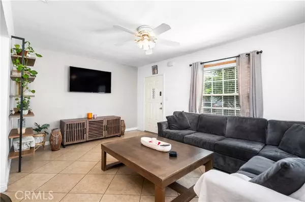 Santa Ana, CA 92707,1808 S Van Ness Avenue