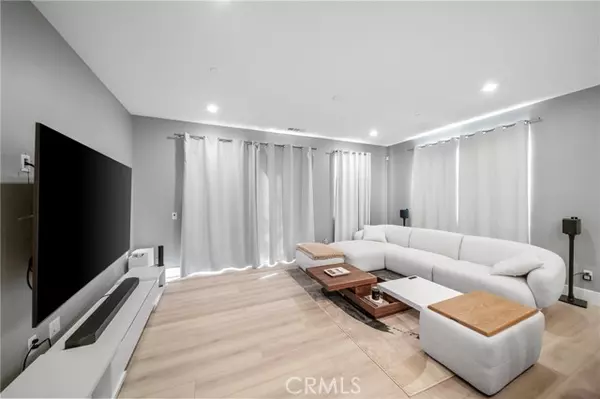 Chino, CA 91710,5313 Mariner Lane