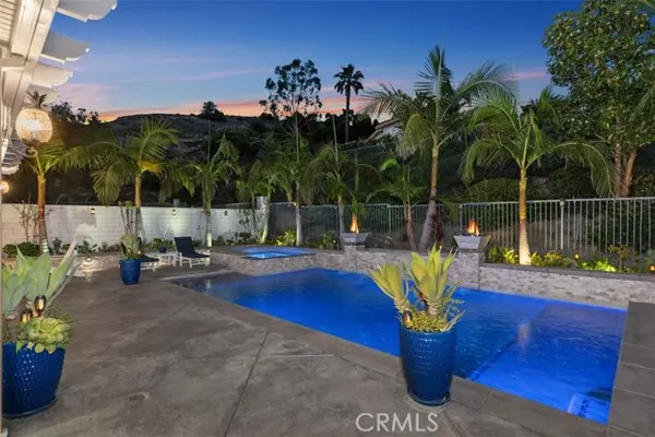 Lake Forest (el Toro), CA 92610,12 La Perla