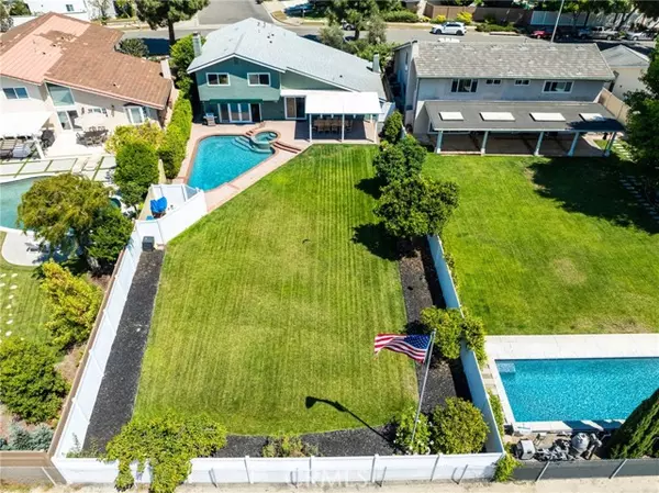 2761 Sandpiper Drive, Costa Mesa, CA 92626