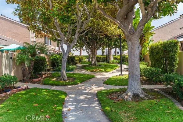 Huntington Beach, CA 92648,7921 Nomad Circle