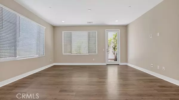 Irvine, CA 92618,165 Tenor