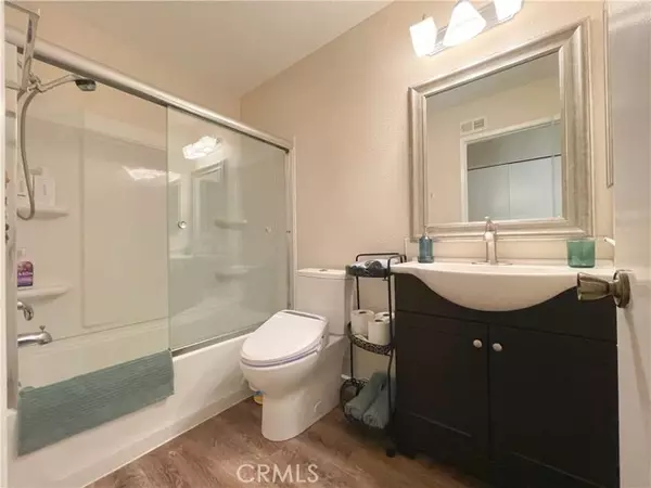 Lake Forest (el Toro), CA 92630,25885 Trabuco Road #33