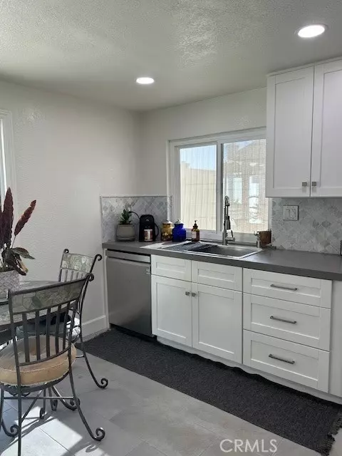 Fontana, CA 92337,14241 Elizabeth Court