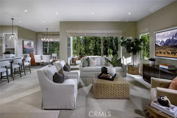 Irvine, CA 92618,117 Awning