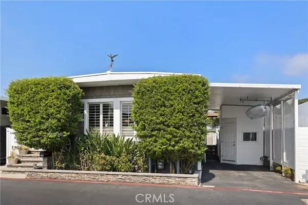 Newport Beach, CA 92660,264 Mayflower Drive