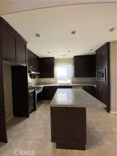 Irvine, CA 92620,83 Strawberry Grove