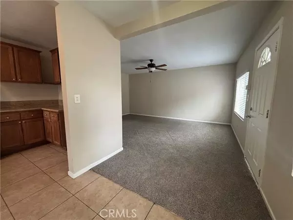 Canoga Park (los Angeles), CA 91303,7447 Loma Verde Avenue