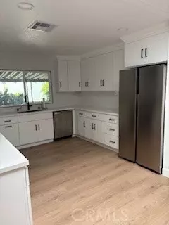 Lake Forest (el Toro), CA 92630,24701 Raymond Way #81