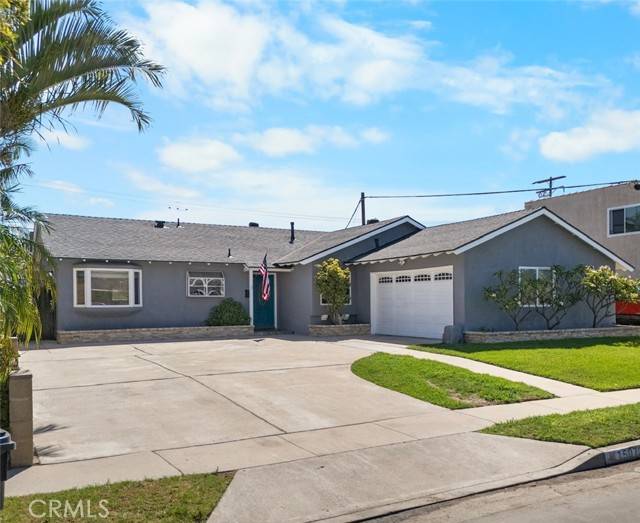 15072 Sussex Circle, Huntington Beach, CA 92647