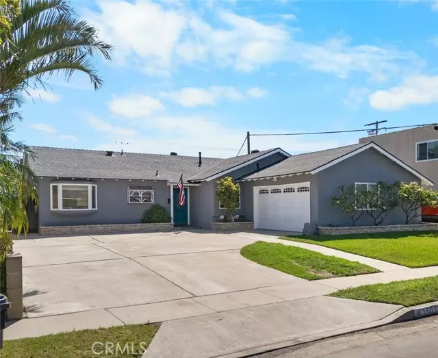 Huntington Beach, CA 92647,15072 Sussex Circle