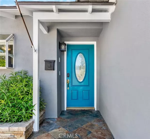 Huntington Beach, CA 92647,15072 Sussex Circle