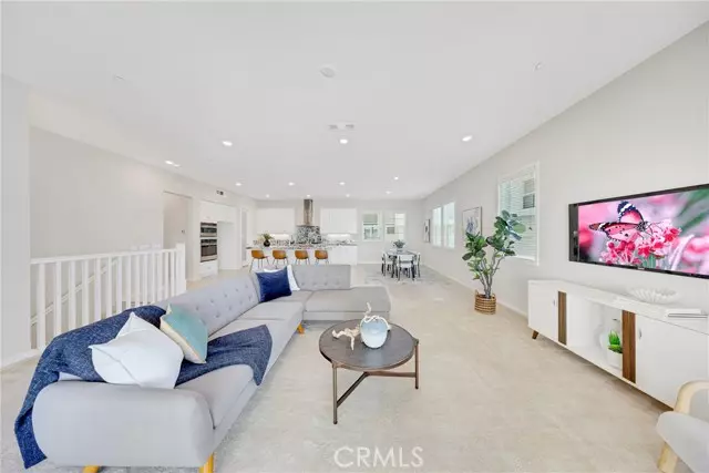 Irvine, CA 92618,104 Sculpture