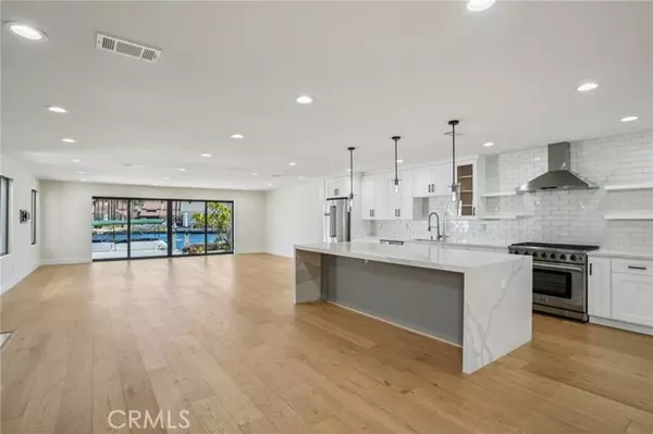 Lake Forest (el Toro), CA 92630,21922 Erie Lane