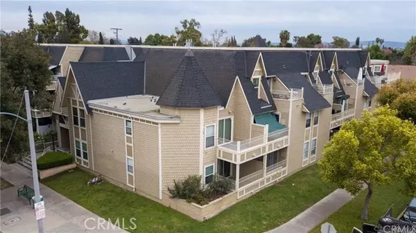 300 E Chestnut Avenue #301, Santa Ana, CA 92701