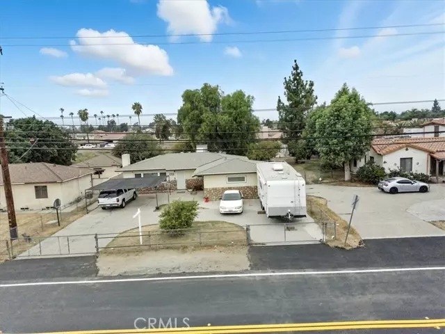 Fontana, CA 92335,17962 Merrill Avenue