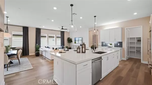 Valencia (santa Clarita), CA 91354,29368 Via Destello