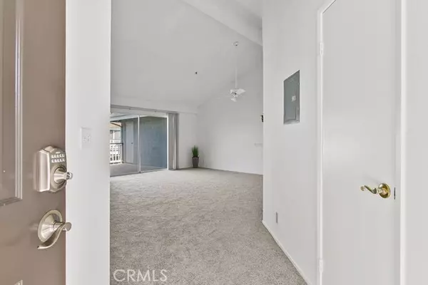 Garden Grove, CA 92843,10371 Garden Grove Boulevard #20