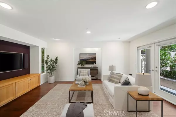 Laguna Hills, CA 92679,23776 Via Ortega