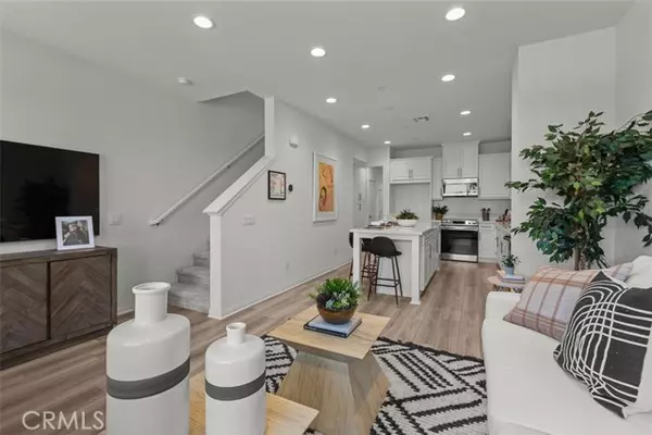 Anaheim, CA 92801,1095 N Harbor Boulevard