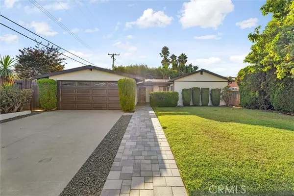 2901 Royal Palm Drive, Costa Mesa, CA 92626