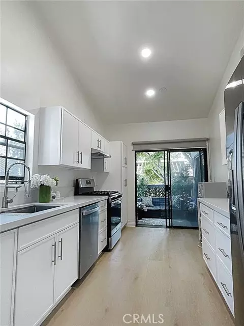 2510 W MacArthur Boulevard #B, Santa Ana, CA 92704