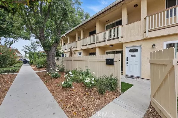 8121 Canby Avenue #4, Reseda (los Angeles), CA 91335