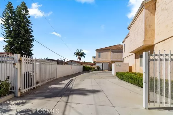 Paramount, CA 90723,13917 Mcclure Avenue #7