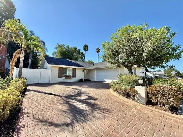 Mission Viejo, CA 92691,26036 Camino Adelanto