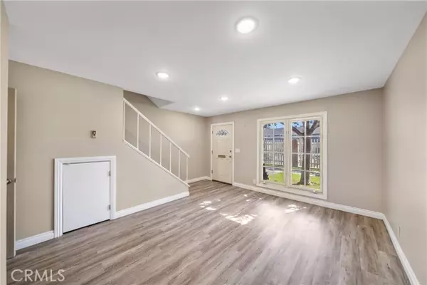 Huntington Beach, CA 92648,2612 Del Way #B