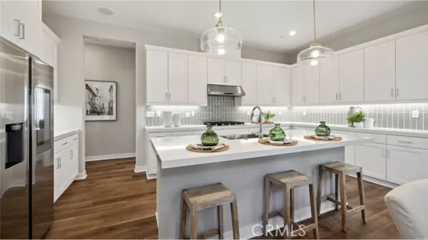 Valencia (santa Clarita), CA 91354,24501 Villa La Sombrilla