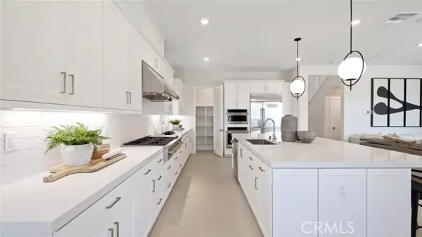 Valencia (santa Clarita), CA 91354,29504 Corte Azulejo