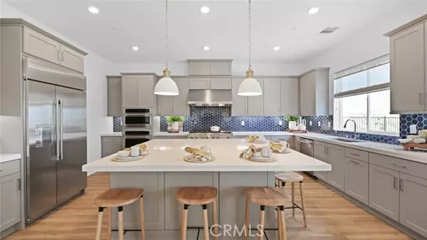 Valencia (santa Clarita), CA 91354,29508 Corte Azulejo