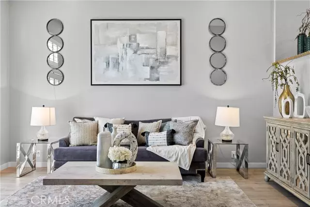 Irvine, CA 92603,3 Summer Breeze