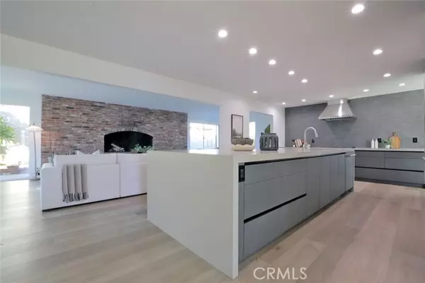 Costa Mesa, CA 92627,418 E Bay Street