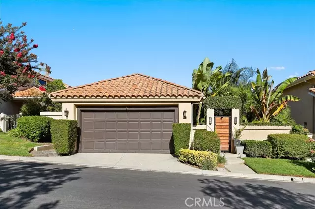 Laguna Hills, CA 92679,90 Via Candelaria