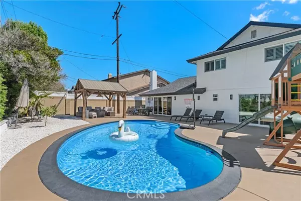 Huntington Beach, CA 92647,16261 Angler Lane