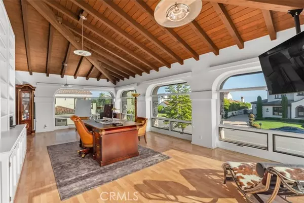 San Clemente, CA 92672,868 Avenida Acapulco