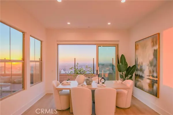 Irvine, CA 92618,137 Oakstone