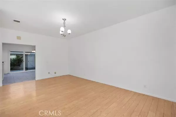 Irvine, CA 92614,352 Fallingstar