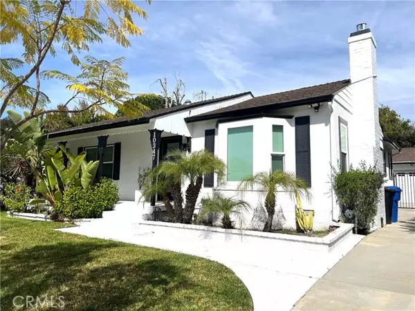 10347 Weddington Street, North Hollywood (los Angeles), CA 91601