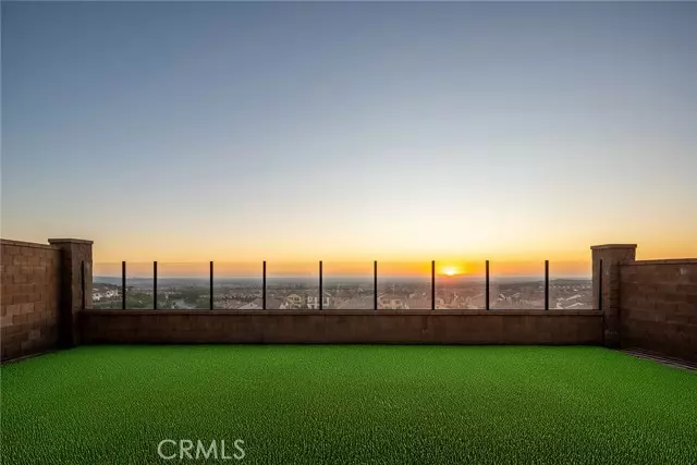 Irvine, CA 92618,104 Eversedge