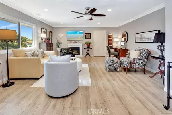 Laguna Woods, CA 92637,2402 Via Mariposa #3B