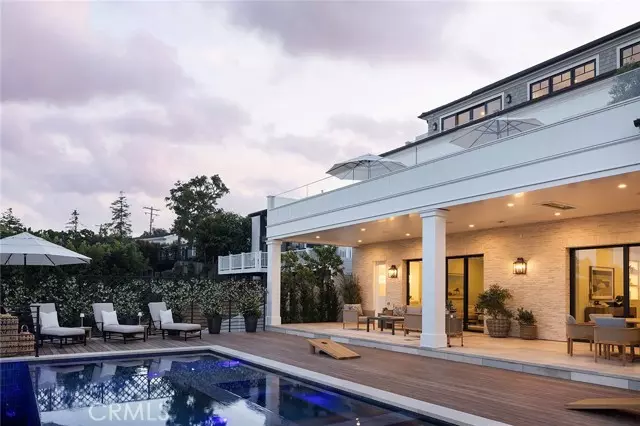 Newport Beach, CA 92663,702 Saint James Place