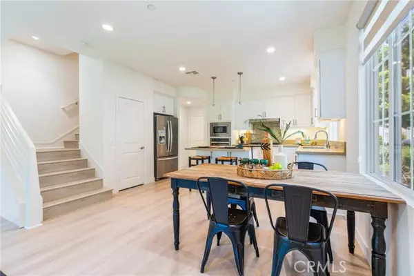 Irvine, CA 92618,747 Beacon